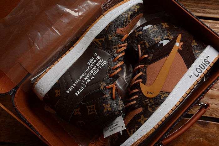 air jordan 1 ofw-l0vt aq0818-158 (with case)