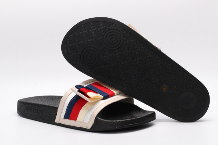 G*u*i slippers