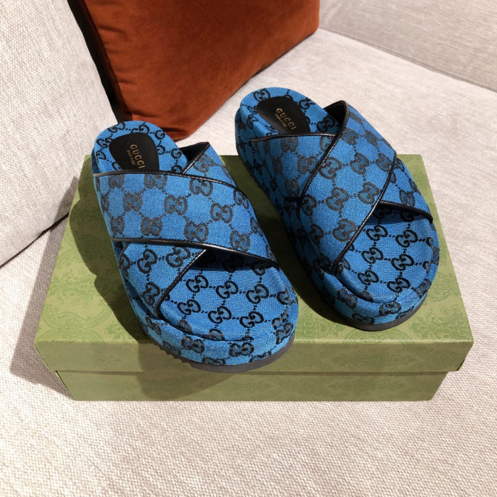 G*u*i slippers