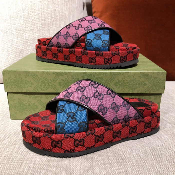 G*u*i slippers