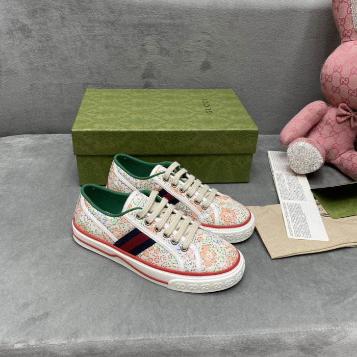 G*u*i sneaker