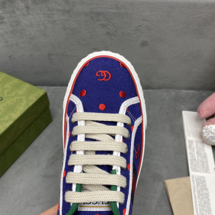 G*u*i sneaker