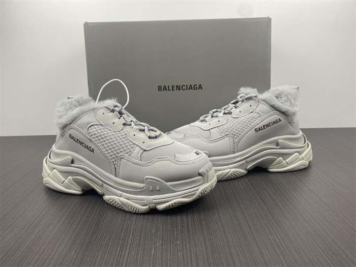 blcg sneaker triple.s.