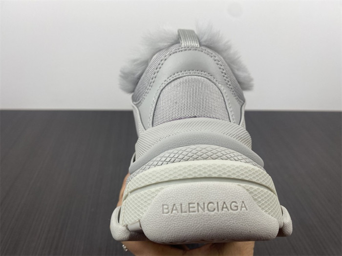 blcg sneaker triple.s.