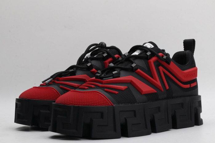 vers sneakers