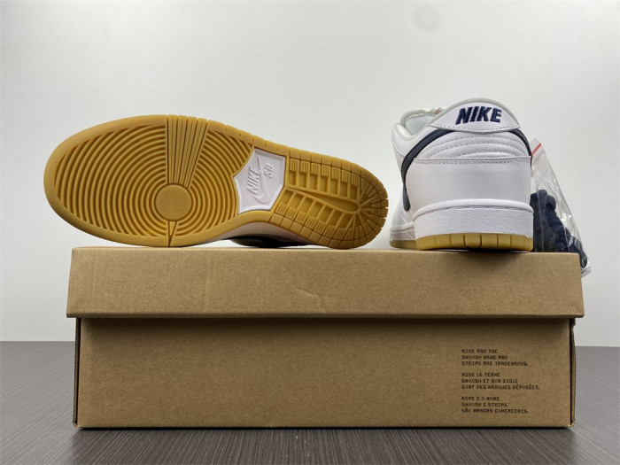 dunk low pro iso sb 