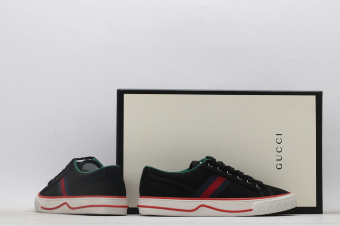 G*u*i  sneaker