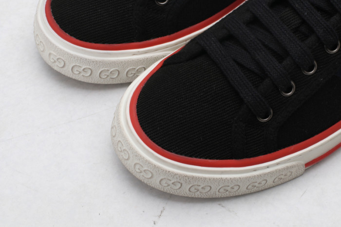 G*u*i  sneaker