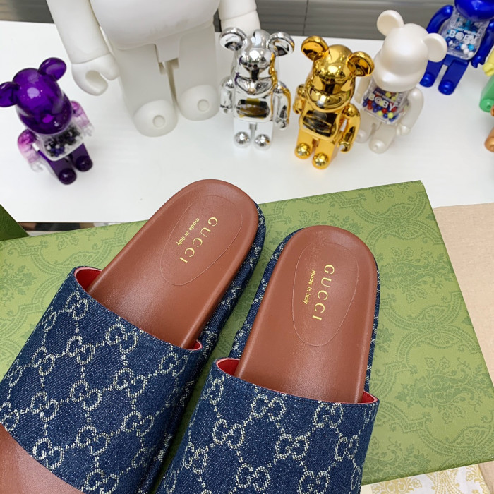 G*u*i slippers