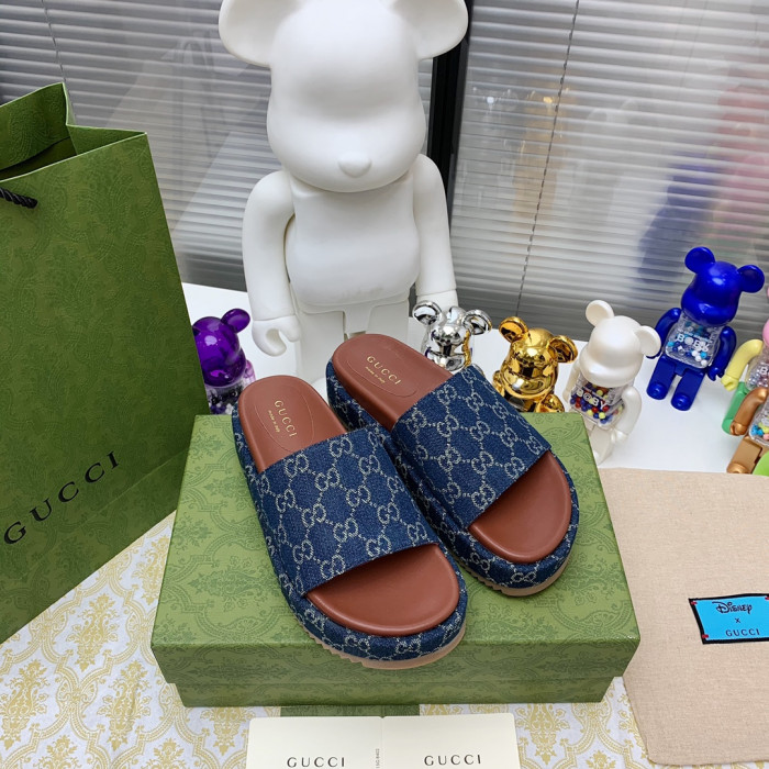 G*u*i slippers