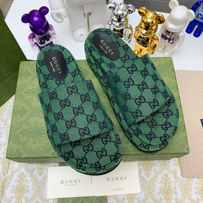 G*u*i slippers