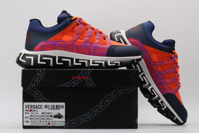 vers sneakers