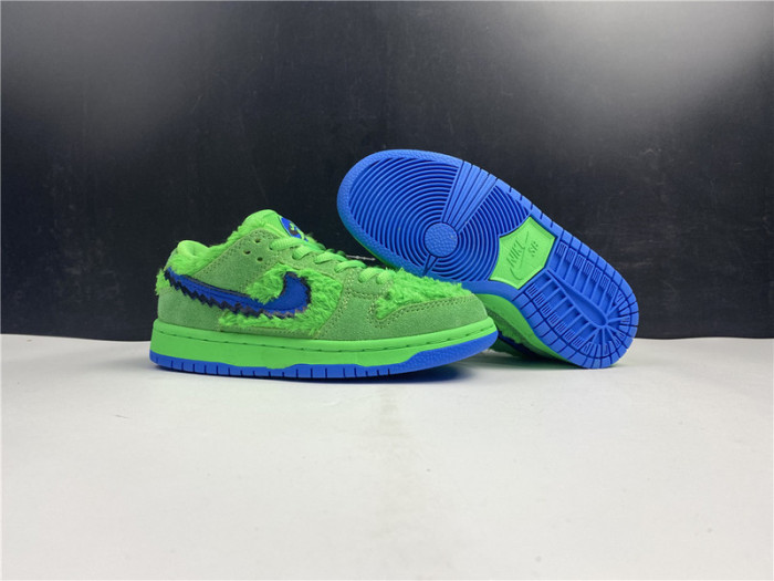 kids grateful dead x nike sb dunk low “green bear”