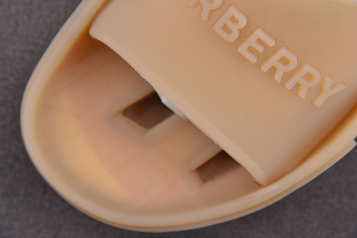 bur_berry slippers