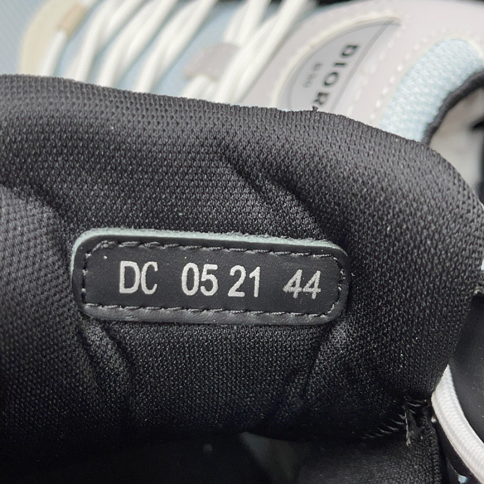 b30 sneaker