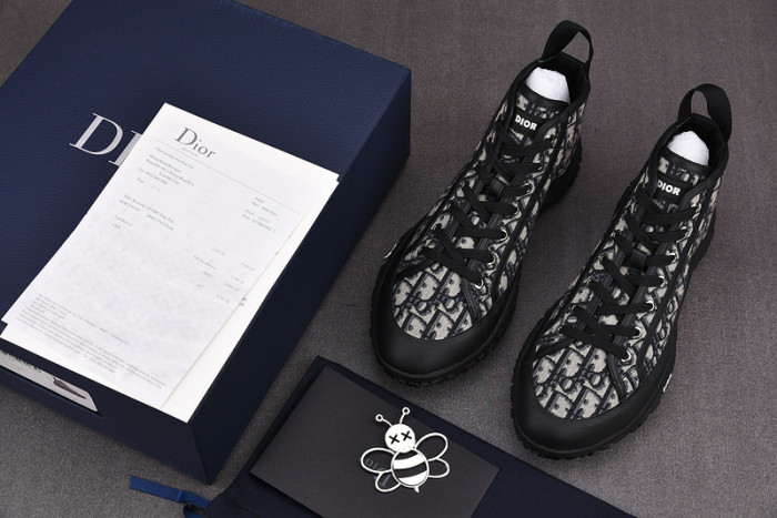 d10r b28  oblique high top sneaker