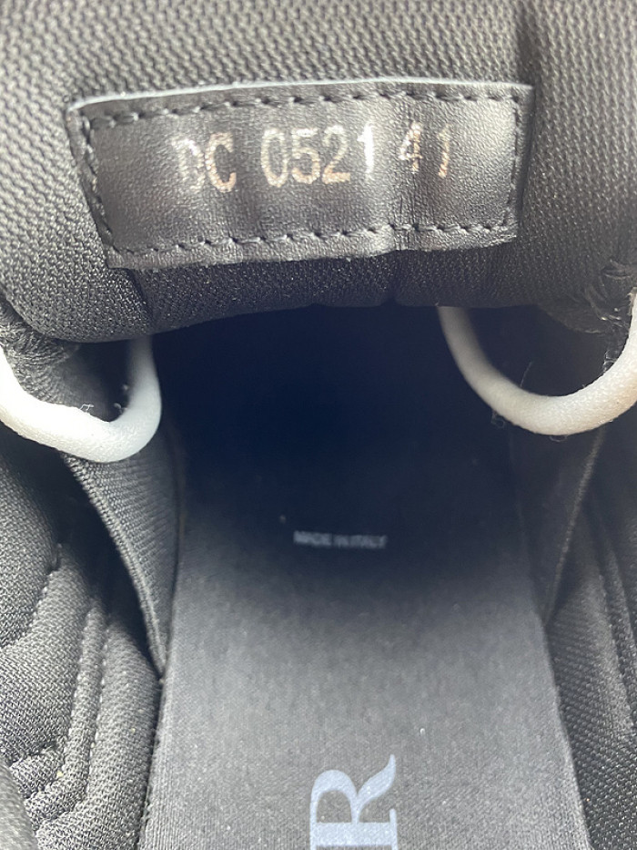 b30 sneaker