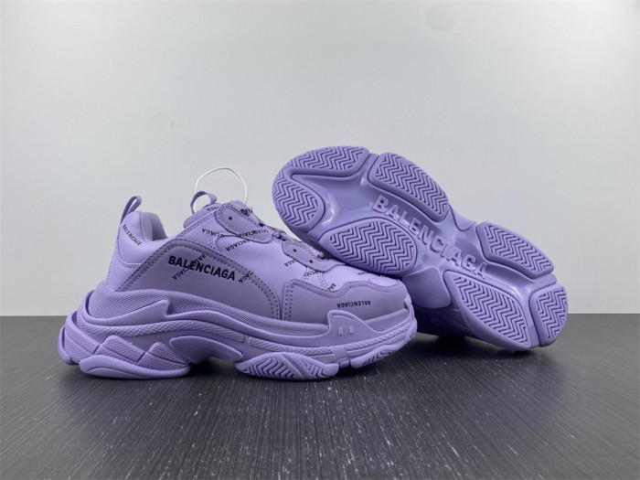 Ba*len*cia*ga triple s