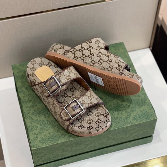 G*u*i slippers