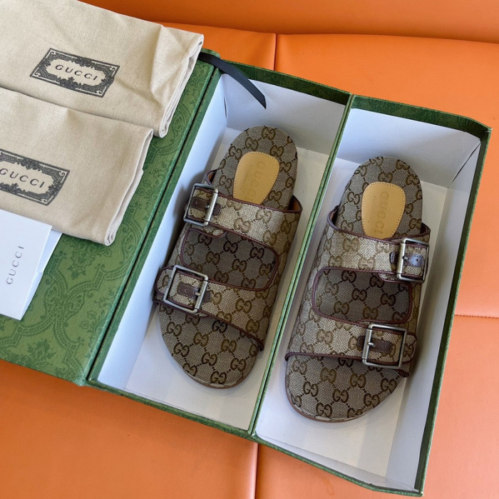 G*u*i slippers
