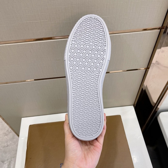 bur  sneaker