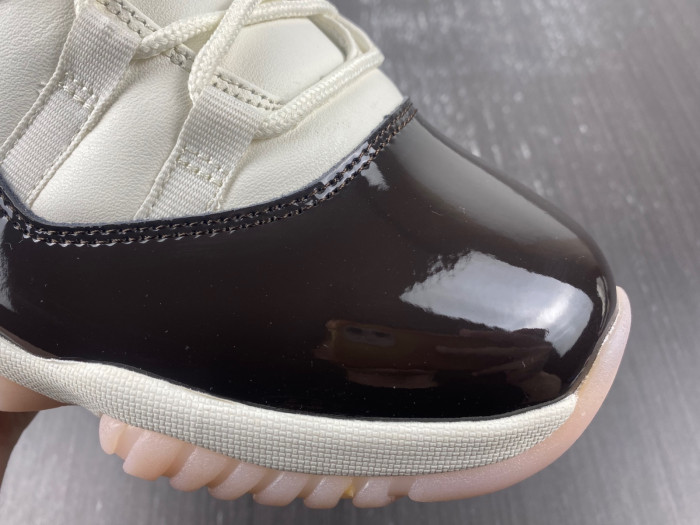 air jordan 11 wmns "neapolitan" ar0715-101