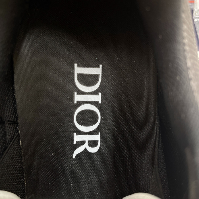 b30 sneaker