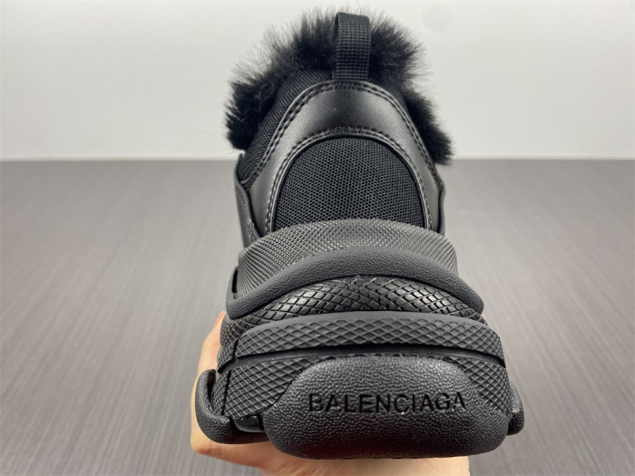 blcg sneaker triple.s.