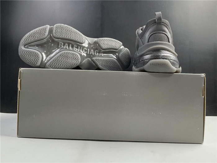 blcg sneaker triple.s.