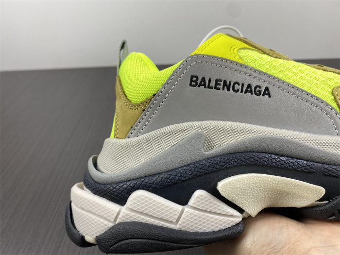 blcg sneaker triple.s.