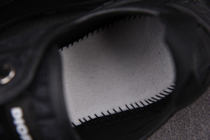 d10r b28  oblique low top sneaker