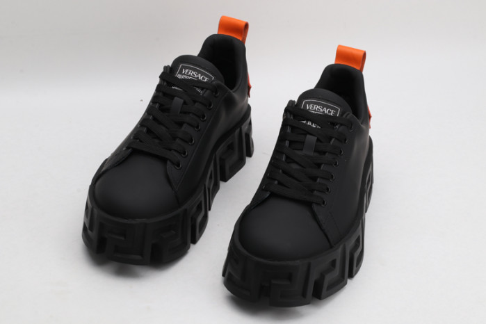 vers sneakers