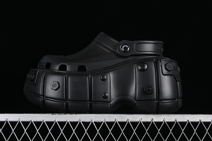 blcg sandals