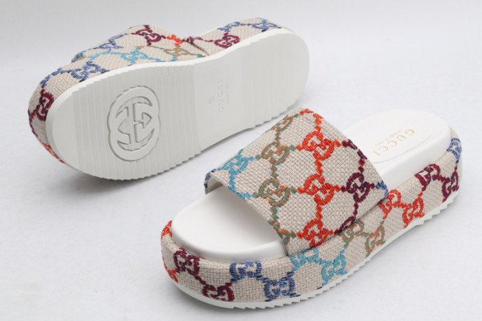 G*u*i slippers