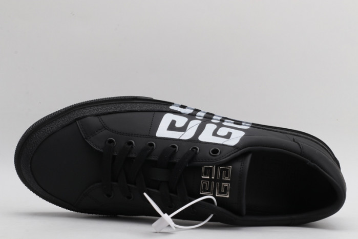 gi_venchy sneaker