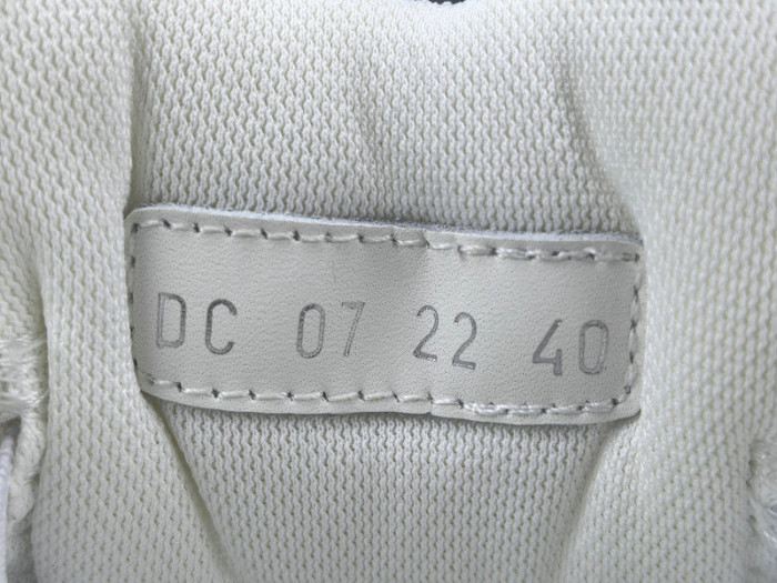 b30 sneaker