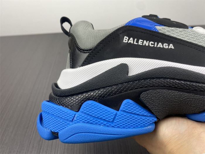blcg sneaker triple.s.