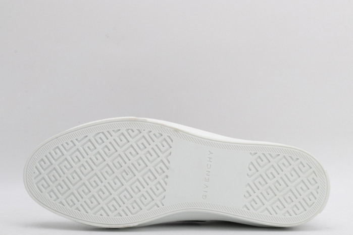 gi_venchy sneaker