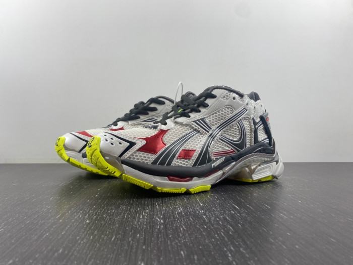 Ba*len*cia*ga -runner
