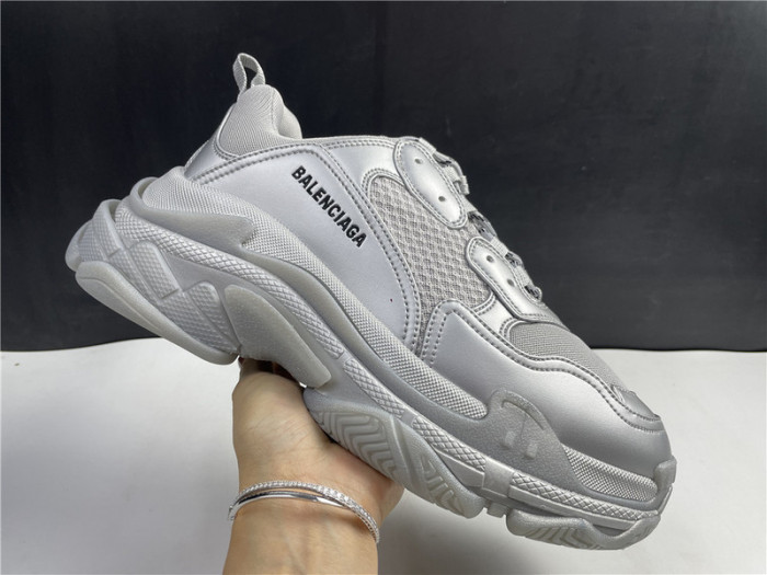 blcg sneaker triple.s.